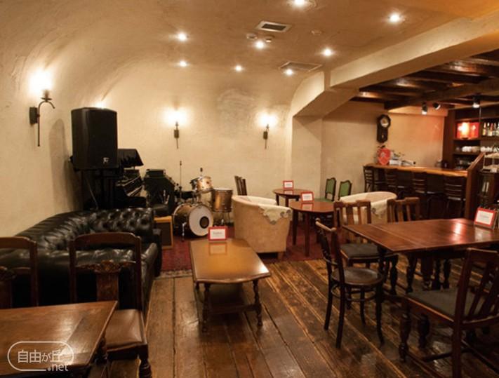 カガさんの牛すじカレー