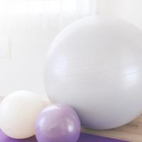 施術やお体の状態に合わせてボールの大きさを変えてゆきます。