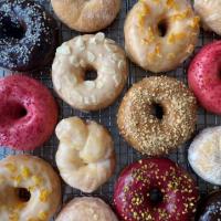 北海道産小麦を主原料に、口どけのよい食感にこだわっています。