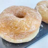 1番人気「オリジナル」→ ふんわりとした生地に、優しい甘さのシュガーをまぶしました◎