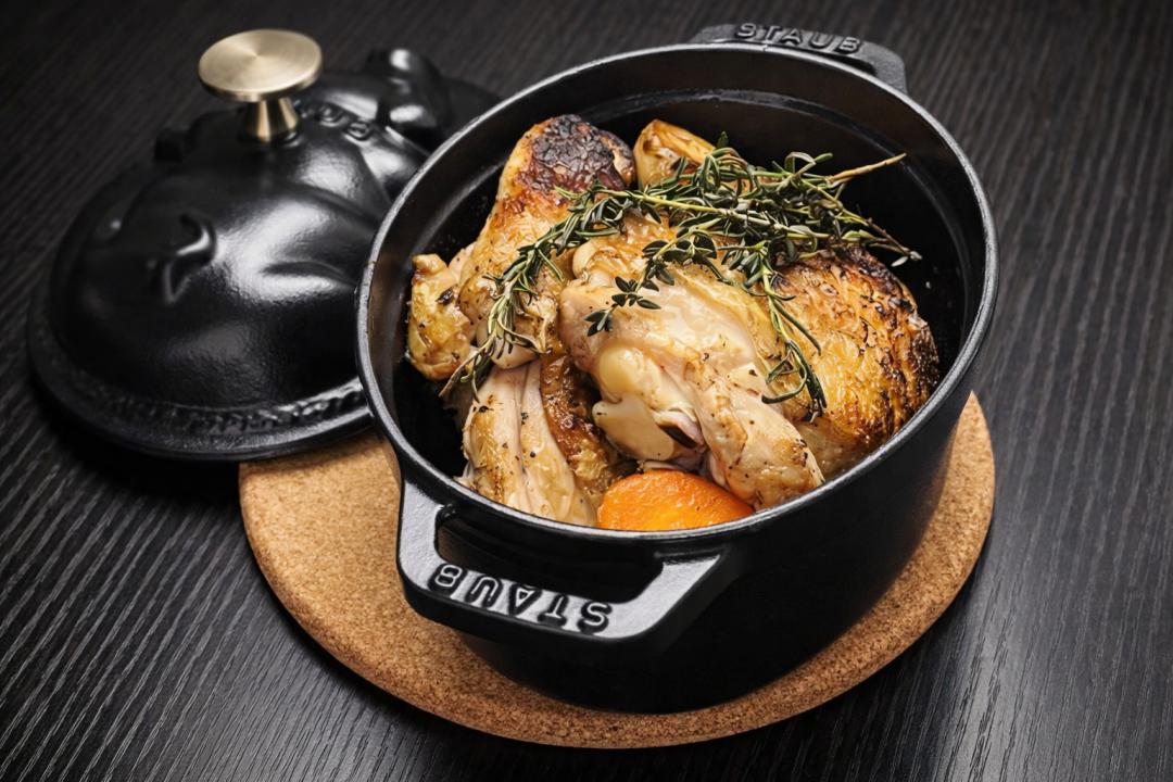 美桜鶏のコンフィ　ハーブソース